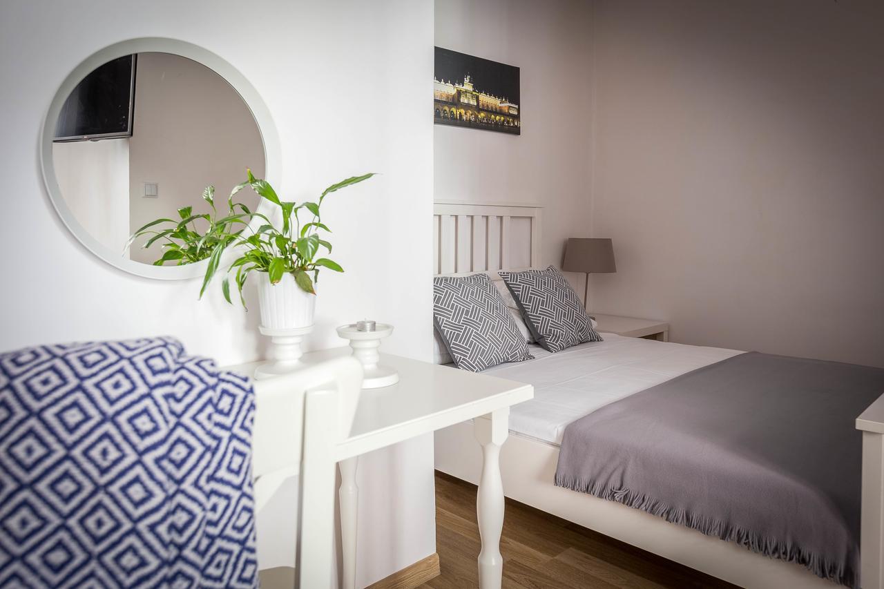 Fragola Budget Apartments & Rooms Cracóvia Exterior foto